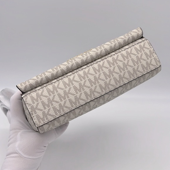 MICHAEL Michael Kors Medium Logo Smartphone Crossbody Bag Vanilla - Picture 6 of 16